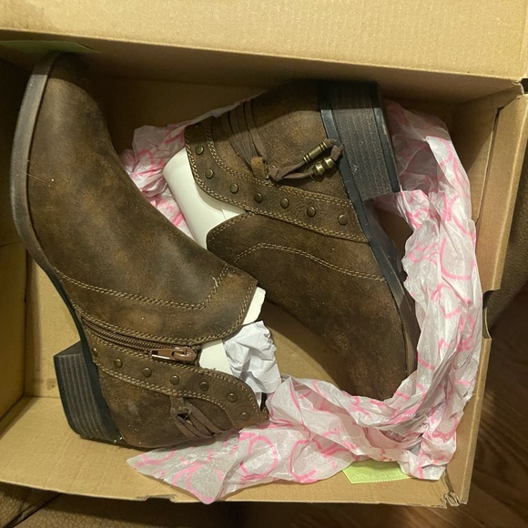 boots - Picture 6 of 6